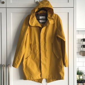 Herschel Rain coat size medium